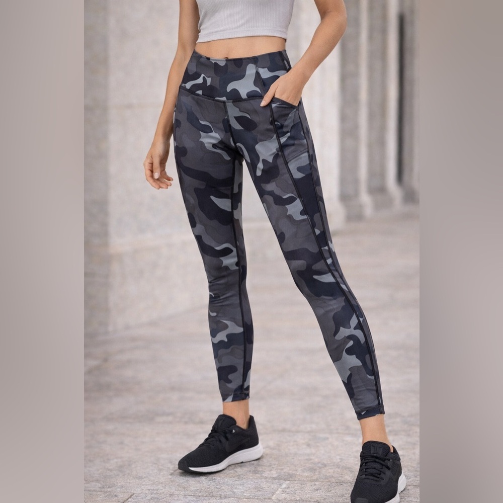 Athleta Ultimate 7/8 Camo Leggings XS High Rise Compression Pockets